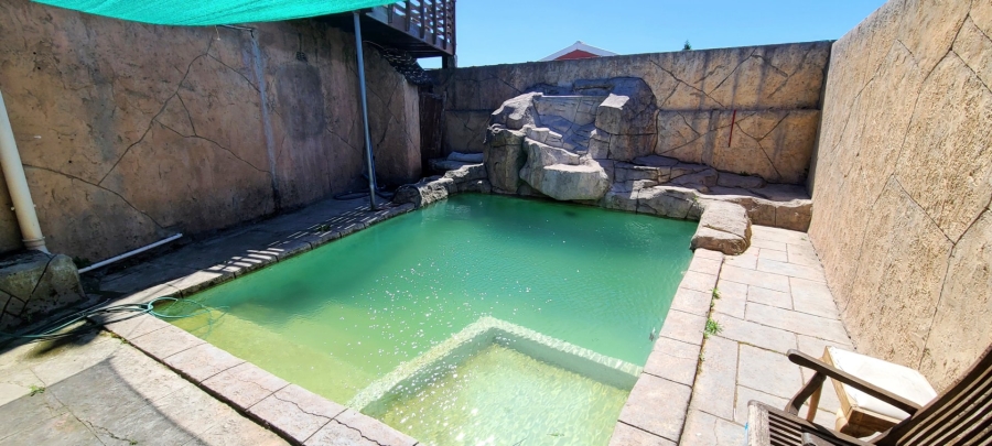 5 Bedroom Property for Sale in Malibu Village Western Cape